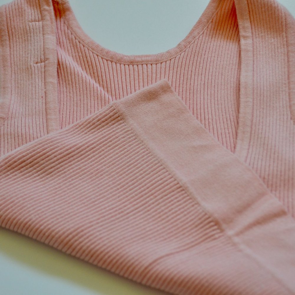 Cropped Ribbed Tank Top - Picture 9 of 10